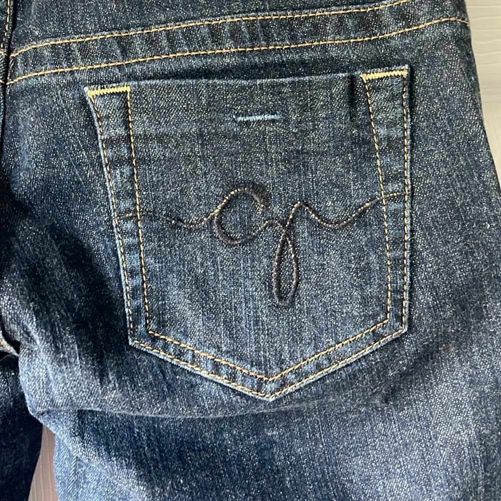 Guess - Picture 4 of 6